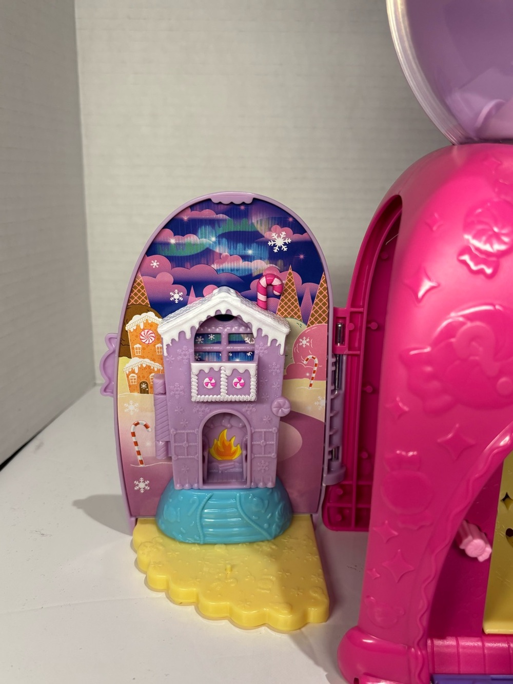 Mattel POLLY POCKET Gumball Bear Doll Play Set Toy - Picture 2 of 6